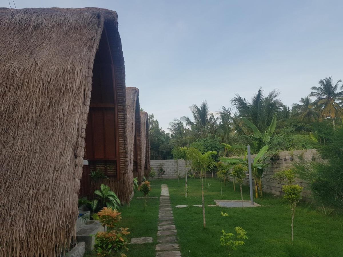 Tropical Sunday Bungalow - Surf And Stay Селонг Беланак Екстериор снимка